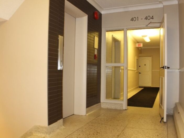 Le 1000 Pratt in Outremont, Quebec