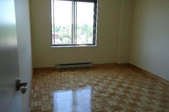 Le Navarin in Saint-Laurent, QuebecLe Navarin in Saint-Laurent, QuebecLe Navarin in Saint-Laurent, Quebec